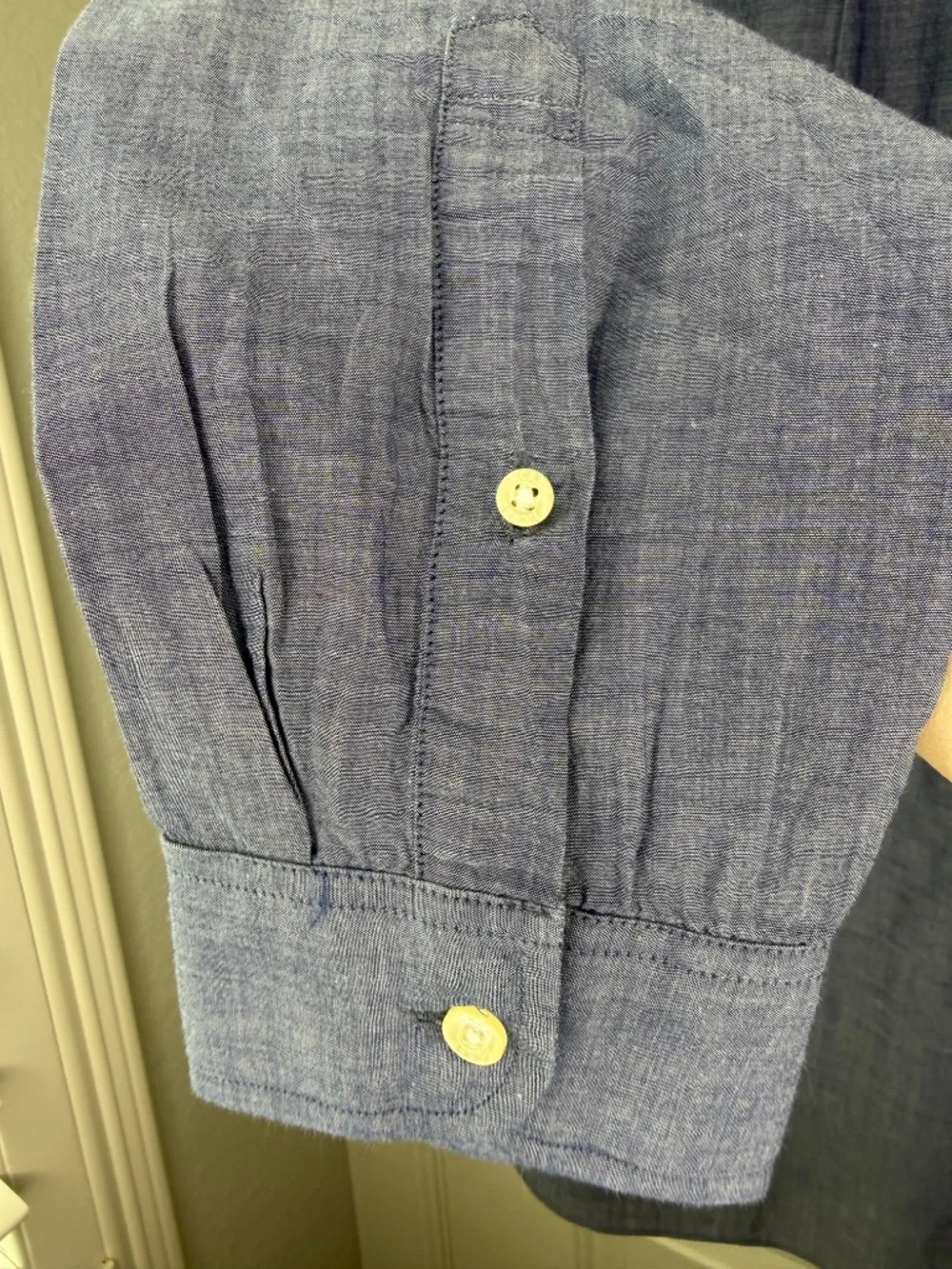 J.Crew Lightweight Chambray Shirt Blue 100% Cotton Button Down Large